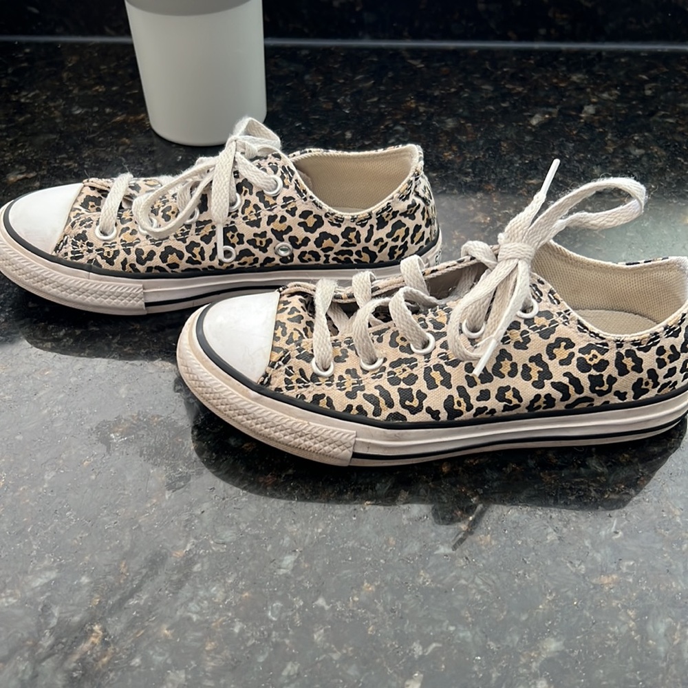 Converse - Picture 3 of 5